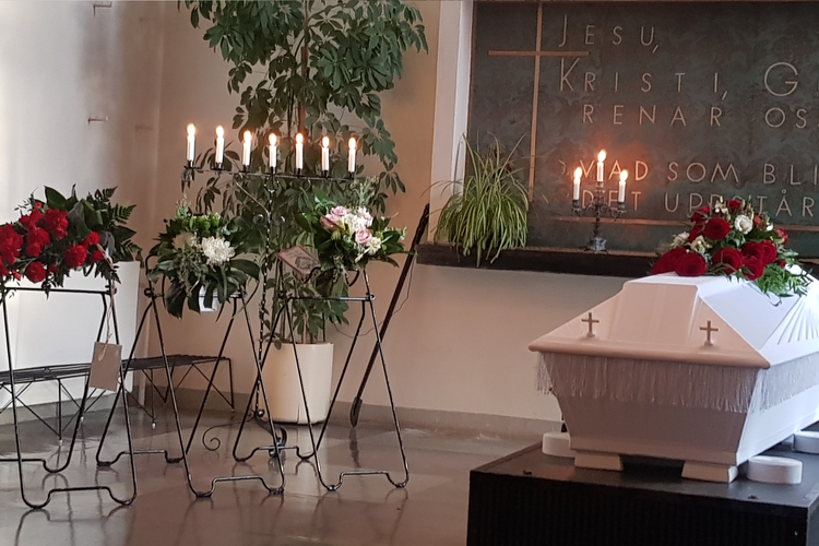 Arkku siunauskappelissa